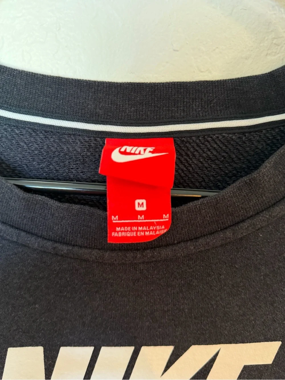 Nike‎ Sweatshirt Womens Medium Black Center Swoosh Crewneck Fleece Red Tag